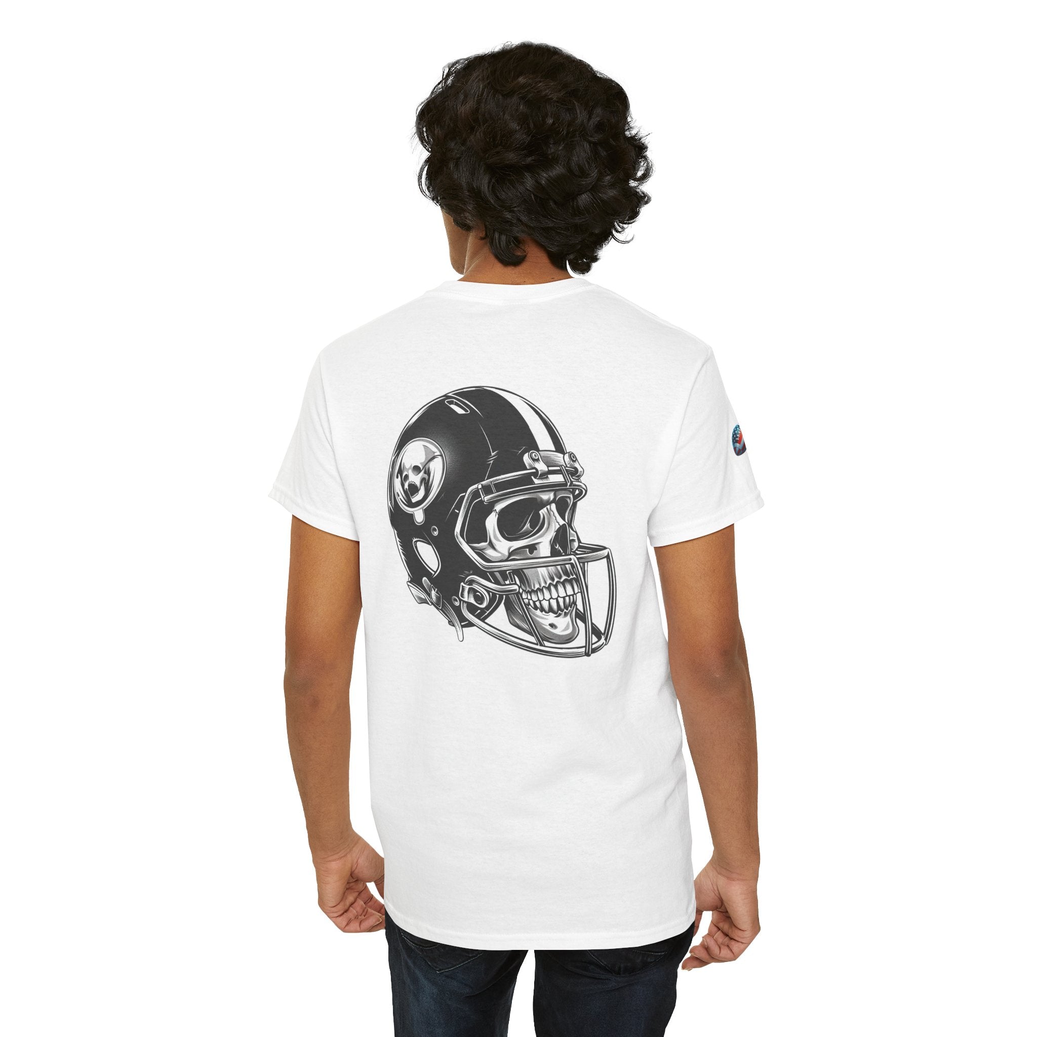 Skull Helmet Football Tee — Grunge Athletic Graphic T‑Shirt