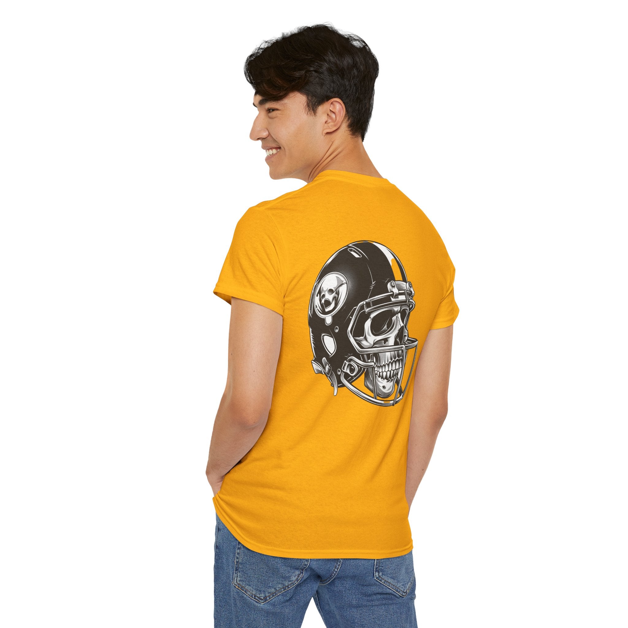 Skull Helmet Football Tee — Grunge Athletic Graphic T‑Shirt