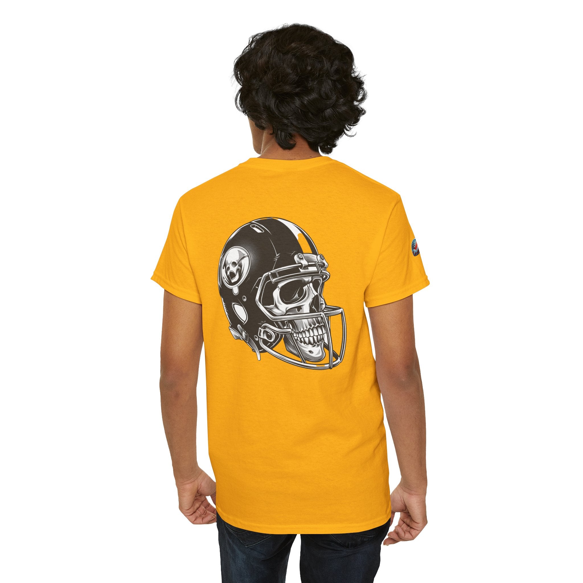 Skull Helmet Football Tee — Grunge Athletic Graphic T‑Shirt