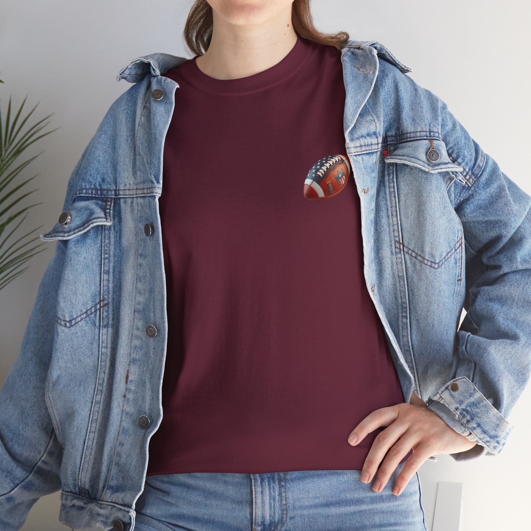 Skull Helmet Football Tee — Grunge Athletic Graphic T‑Shirt