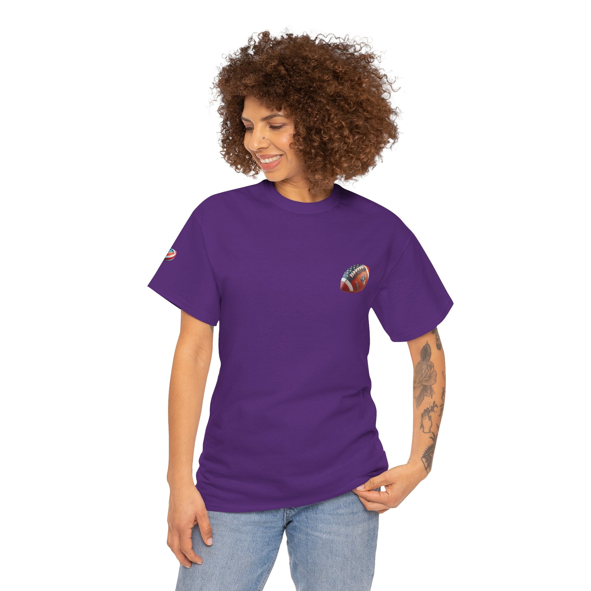 Skull Helmet Football Tee — Grunge Athletic Graphic T‑Shirt