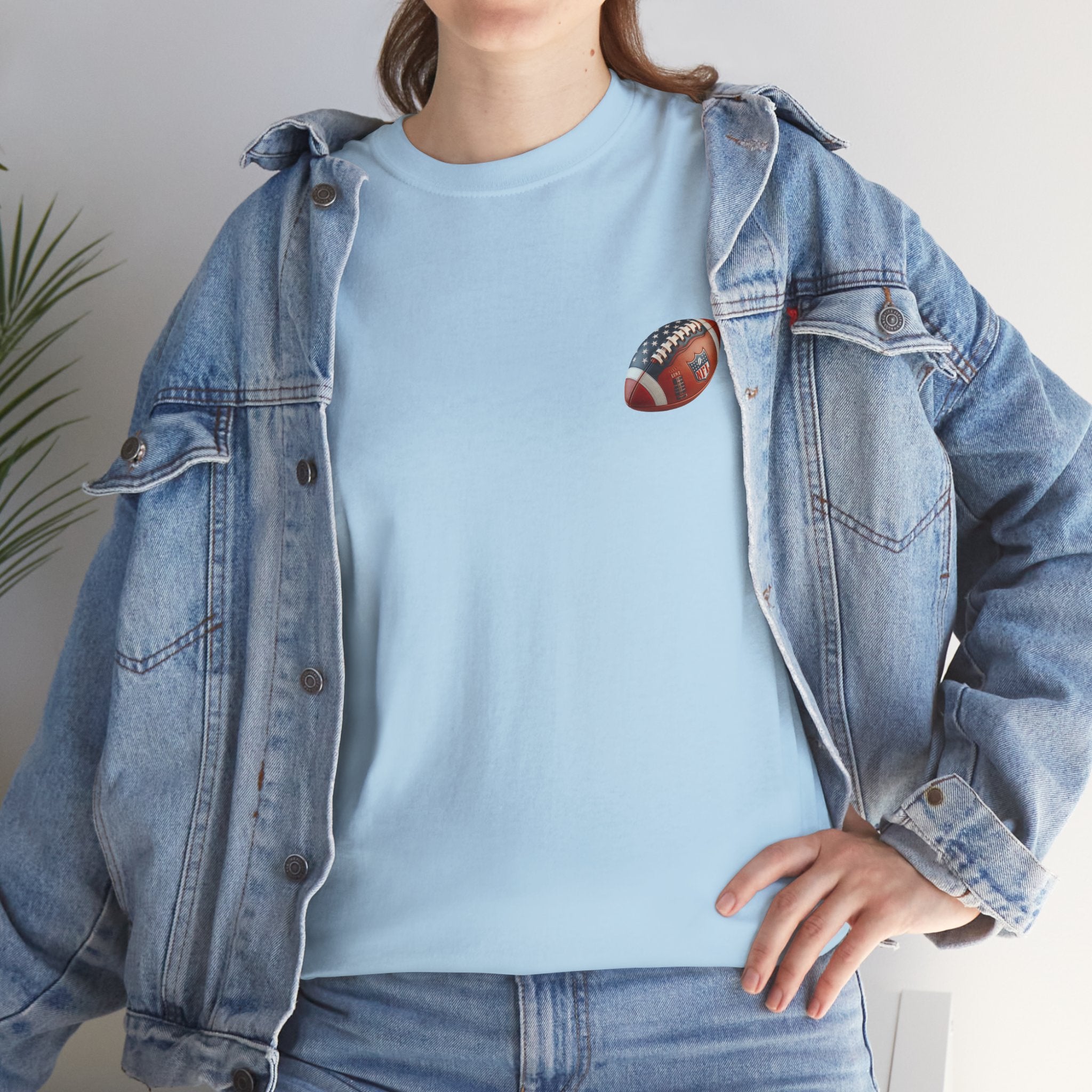 Skull Helmet Football Tee — Grunge Athletic Graphic T‑Shirt