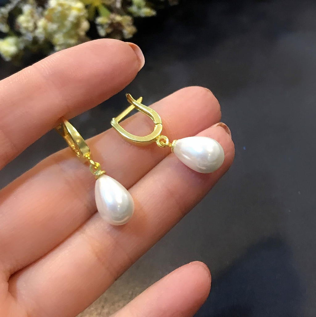 Elegant Freshwater Pearl Earrings in 925 Sterling Silver - Etna Gift