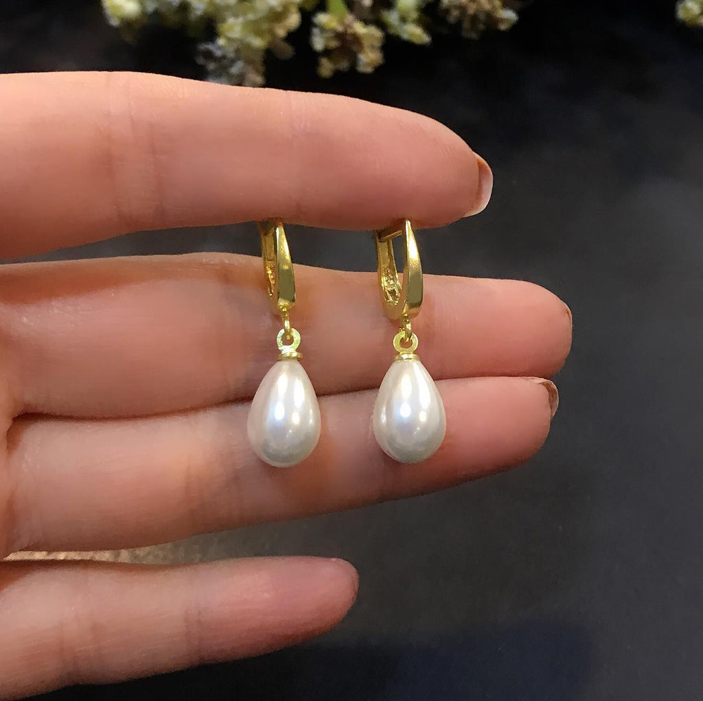 Elegant Freshwater Pearl Earrings in 925 Sterling Silver - Etna Gift